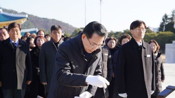 이완섭 서산시장, 국립대전현충원 신년 참배