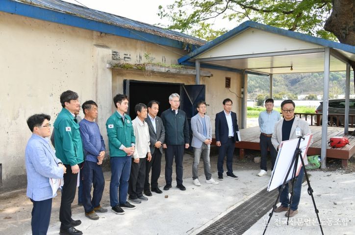 경남도, 발로 뛰는 행정! 노후 새마을창고 정비방안...현장에서 답을 찾다.