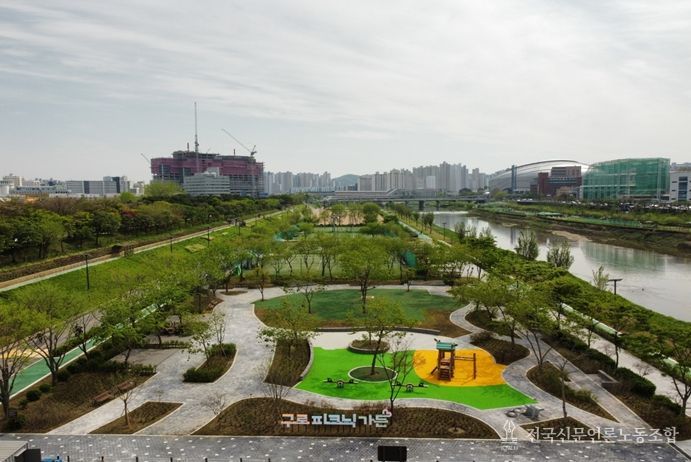 안양천(구로구) 수변활력거점 피크닉장