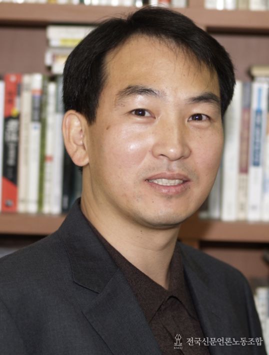 경상국립대학교 윤리교육과 김대군 교수