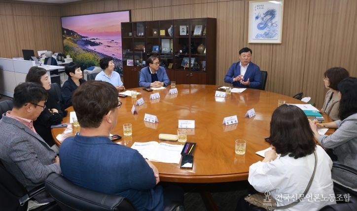 동구는 11일 구청장실에서 김종훈 동구청장 주재로 평가단 등이 참석해 공약사업 추진사항 및 주요 변경사항 등에 관한 제1회 공약이행평가단 회의를 개최했다.