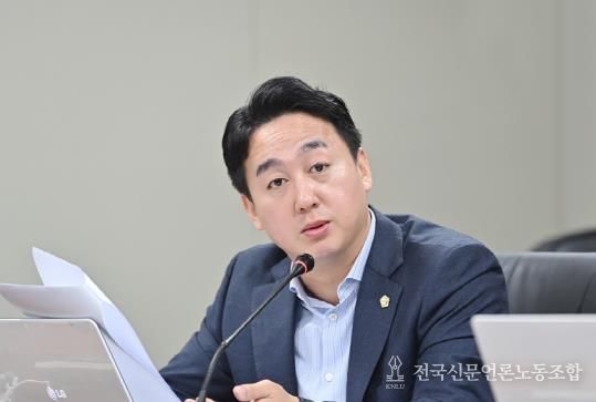 파주시의회 손성익 의원, '파주시 도서관 도서 기증 활성화 조례안' 외 1건 대표 발의