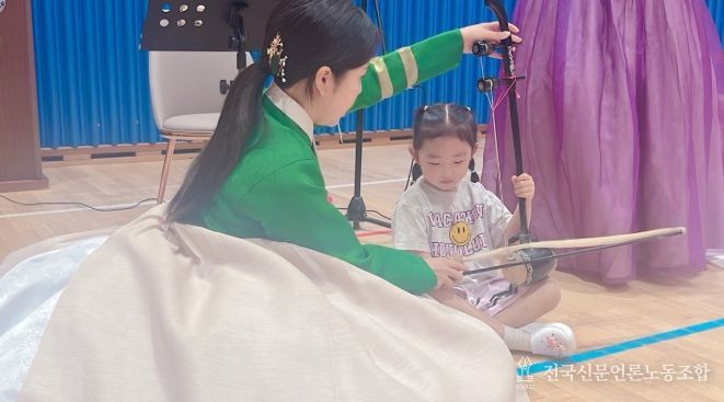 울릉 영유아 찾아가는 ‘모樂모樂 온(溫)맘놀이터’ 문화 공연 운영