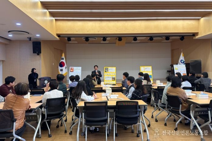 직원 자율 참여형 독서모임 ‘책으로 만난 사이’