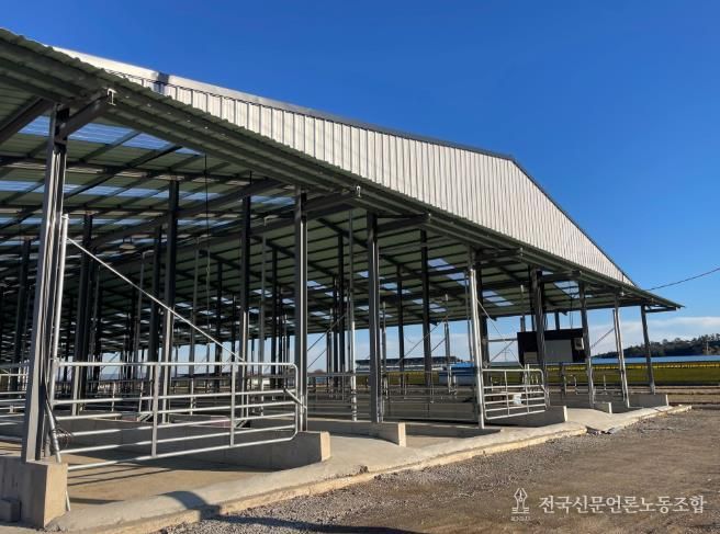 녹색축산육성기금 지원 신축 축사 사진