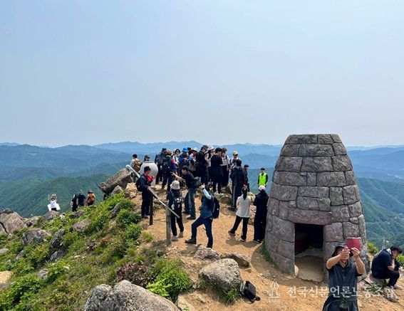 강원 20대 명산 주말의 산타를 찾아라 등반행사