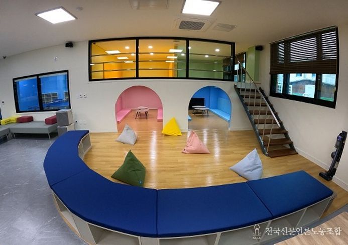 “머무는 것만으로도 괜찮아지는 공간” 좋은 어른, 좋은 이웃이 함께하는 청소년 카페의 모습