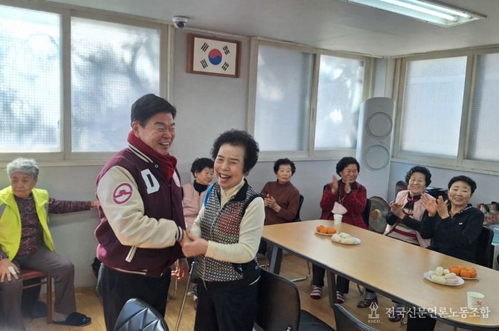 설 앞두고 140곳 경로당 ‘한 달 발품’…이필형 동대문구청장, ‘모락모락’ 밥상까지 챙겼다