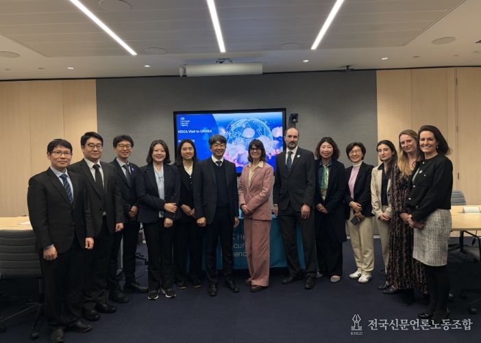 질병관리청-UKHSA(가운데 임승관 질병관리청장과 수잔 홉킨스 UKHSA 청장)