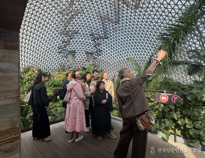 “세계에 알리고 싶은 미(美)”주한 대사 부인회, 거제 자체 탐
