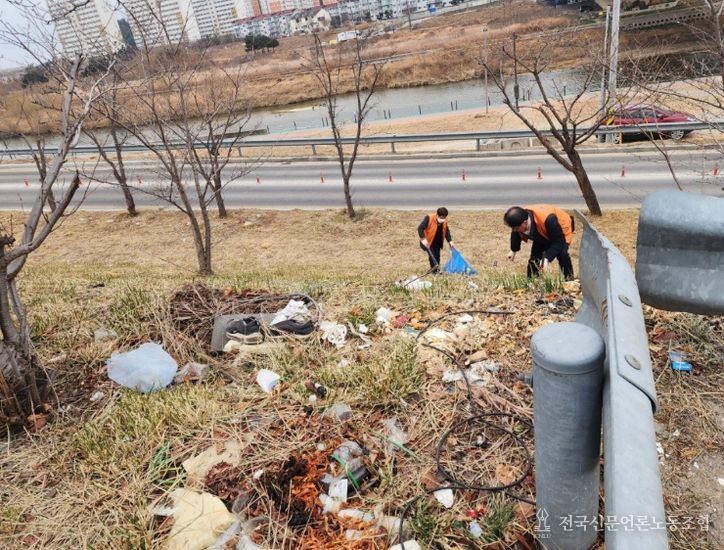 관내 주민들 참여 쓰레기 수거 활동