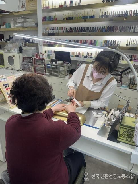 수원시 영통구 망포2동, 홀몸 어르신 고독사 예방을 위한 “예쁜 손 이야기” 진행