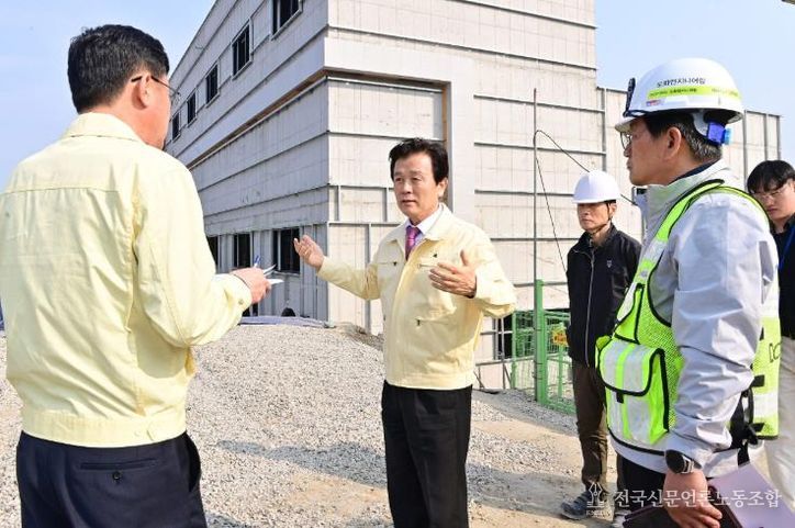 진주시, 해빙기 대형 건설현장 안전점검 실시 - 월평