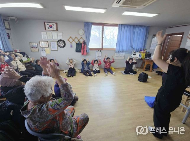 연천군 청산면 주민자치위원회, ‘찾아가는 어르신 웃음 체조 교실’ 본격 운영