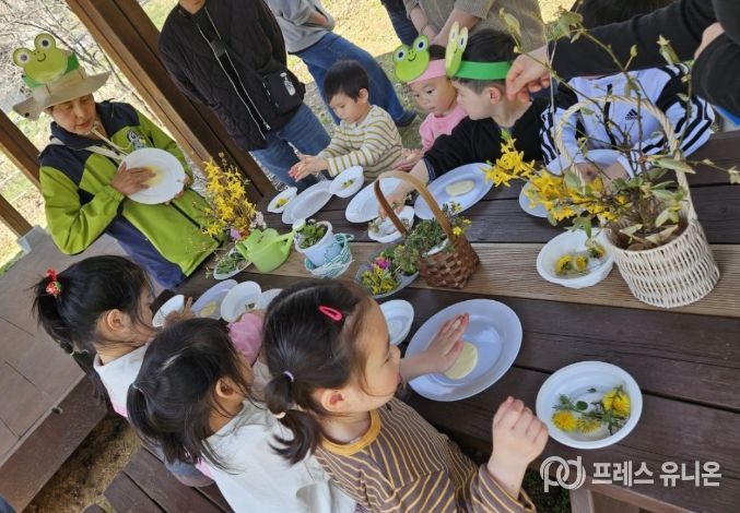 증평 좌구산 별천지숲인성학교, 봄 소풍 단체 발길
