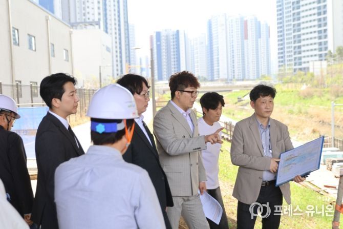 송승환 서구의장, 모경종 국회의원과 함께 계양천 연결사업 및 편의시설 조성 현장 점검 나서